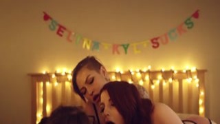 3 Babes Sucking