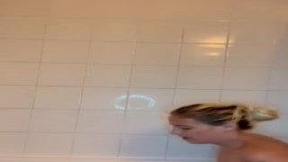 Fansly - @Alexxxeeeof - Spanking ass Im back from vacation with many new videos