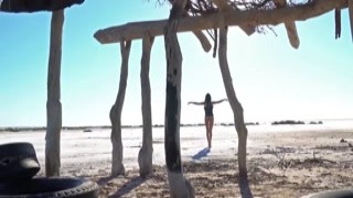 Annie - Hot Desert Warm Pee in 4K