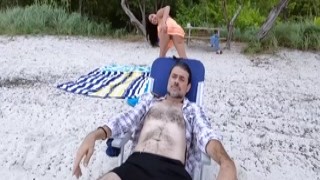 Serena and Johnny fucked in a public beach