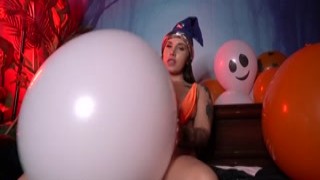 AmateurBoxxx - Stella Rae - Halloween Balloon Scare!