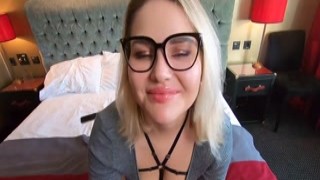 MaryCandy - This Guy Could Not Resist and Fucked Me in the Ass - Could You Resist？