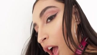 Emily Willis teases buzzing a vibrator