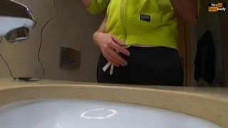 SpicyBooty - Bathroom - Handjob Before Go to Bed Huge C