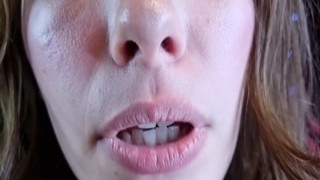 MOUTH CLOSE UP