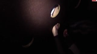 Gloryhole premiere - 3 Schwänze entsaftet mit Masken-Lady