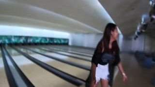 Bowling and blowjob from Thai MILF GF